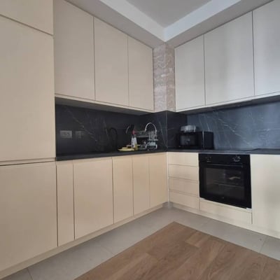 Location d’un appartement meublé et lumineux de 3 pièces, 73 m², Belgrade, Serbie
